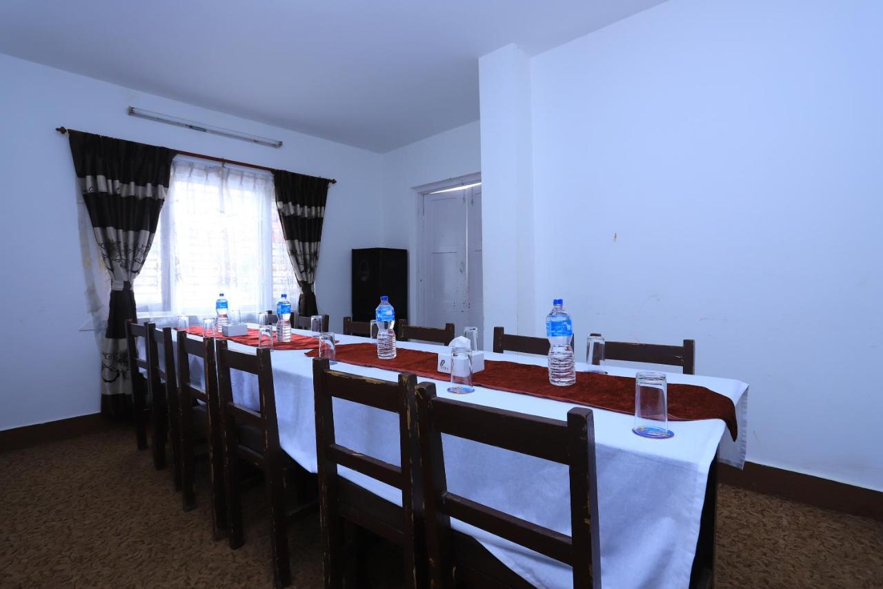 Oyo 591 Hotel Blue Moon Dharampur Экстерьер фото