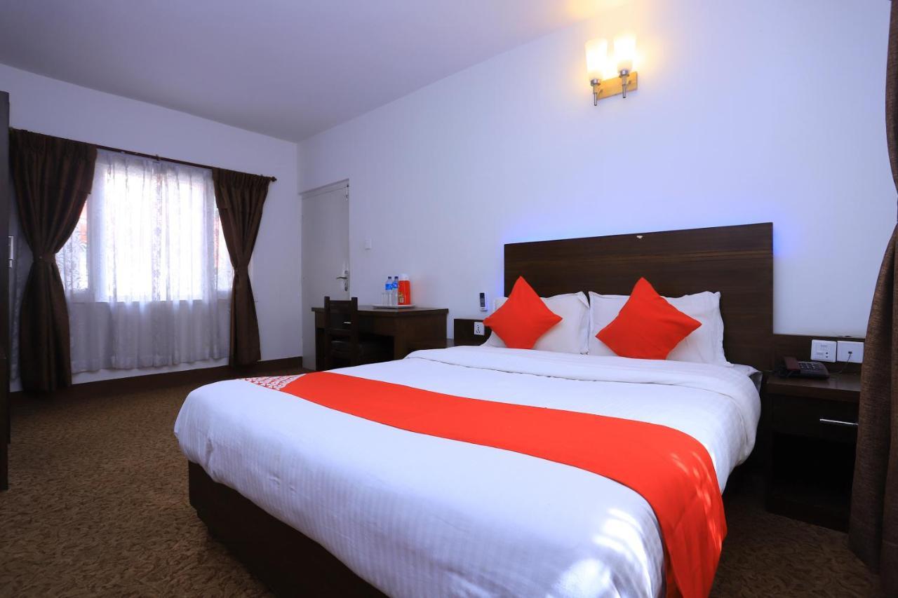 Oyo 591 Hotel Blue Moon Dharampur Экстерьер фото