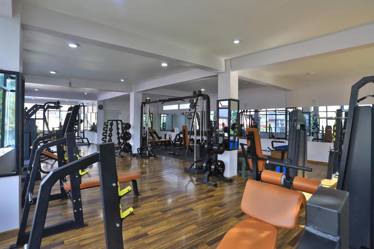 Oyo 591 Hotel Blue Moon Dharampur Экстерьер фото