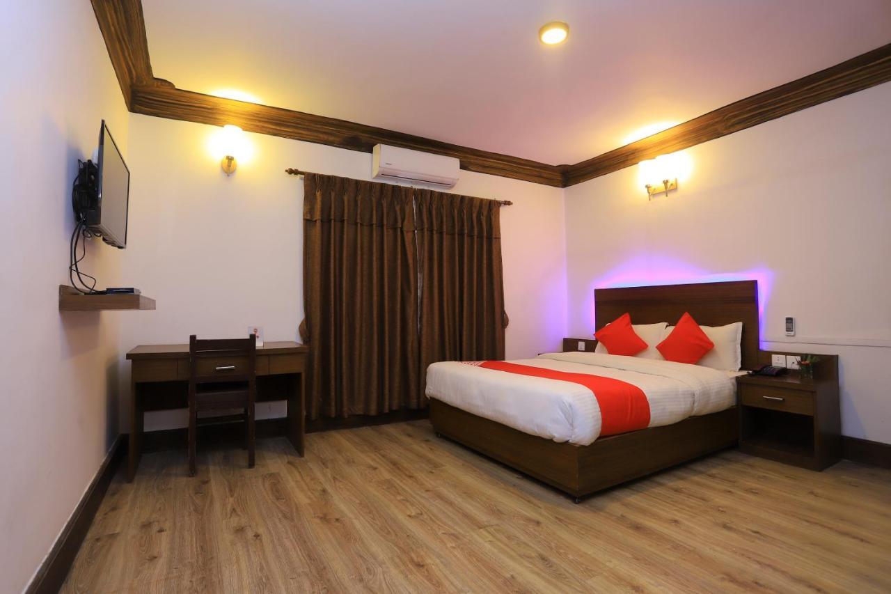 Oyo 591 Hotel Blue Moon Dharampur Экстерьер фото