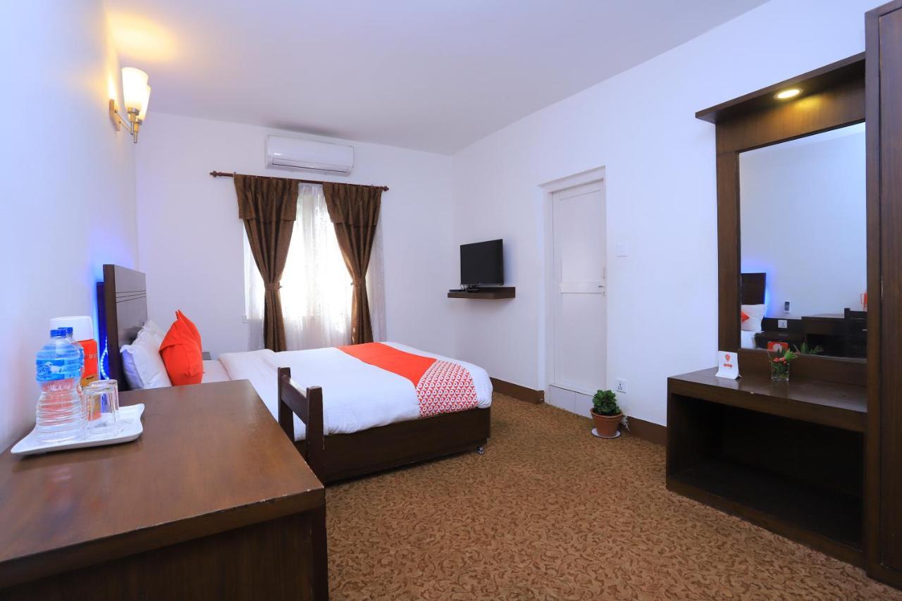 Oyo 591 Hotel Blue Moon Dharampur Экстерьер фото