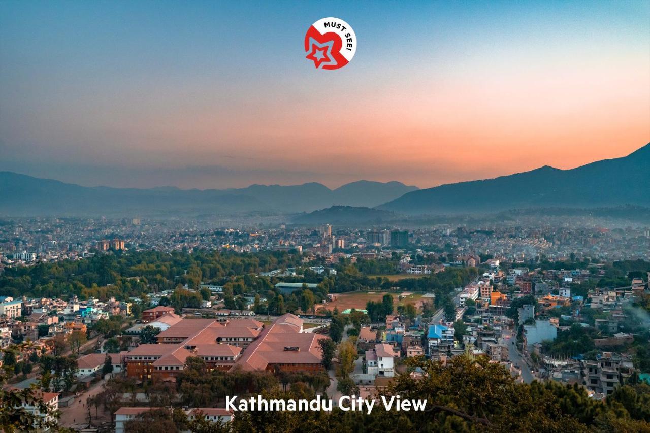 Oyo 591 Hotel Blue Moon Dharampur Экстерьер фото